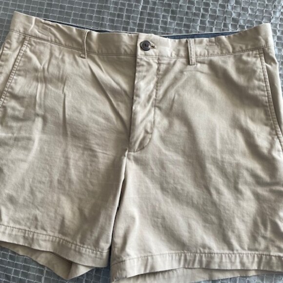 Club Monaco khaki chino shorts size 34 - Picture 1 of 3